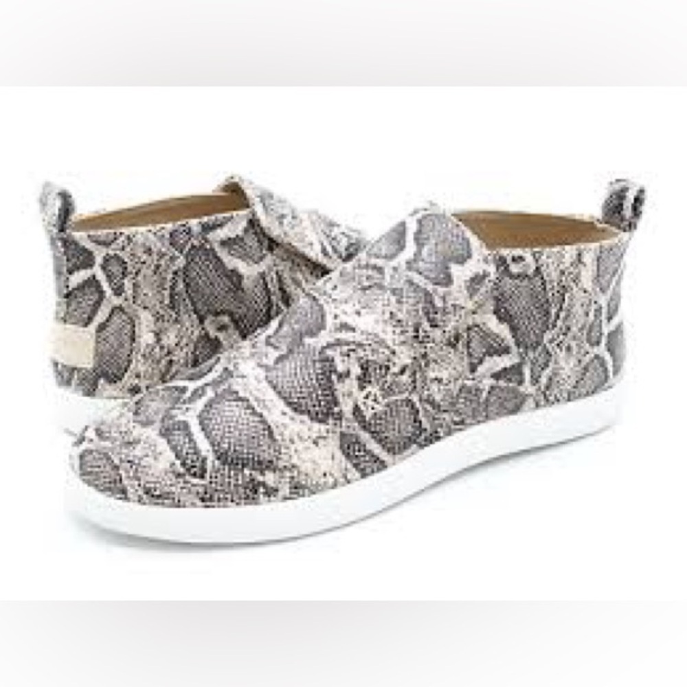 ❄️ Yellow Box | Oriana Snake Print Sneaker Various Sizes Available New in Box